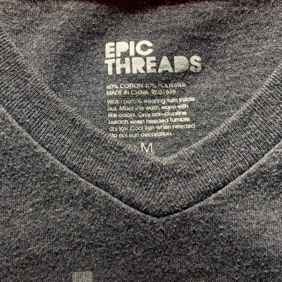 Boys Grey V Neck Epic Threads T Shirt Size Medium - Picture 3 of 7
